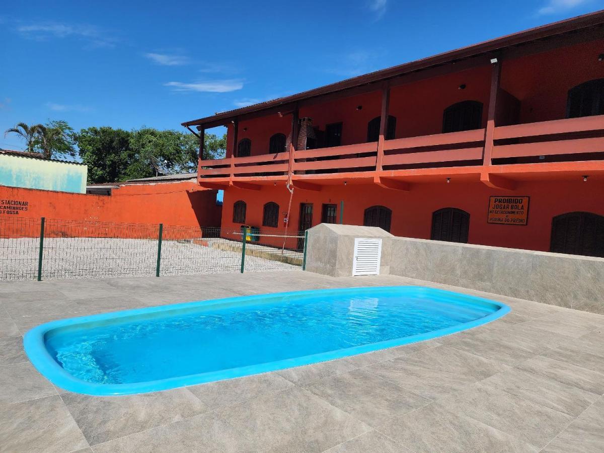 Apartamento 0001.01 - Maranduba - Apto - 2 - 8 Pessoas - 2 Quadras Do Mar - Piscina - Wi-fi Ubatuba