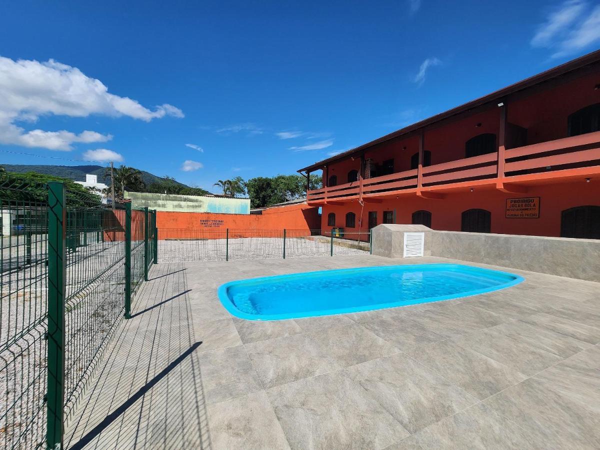 Apartamento 0001.01 - Maranduba - Apto - 2 - 8 Pessoas - 2 Quadras Do Mar - Piscina - Wi-fi Ubatuba